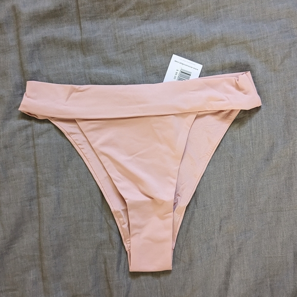 WeWoreWhat Ruched Claudia Cheeky High Leg Set - Picture 5 of 7